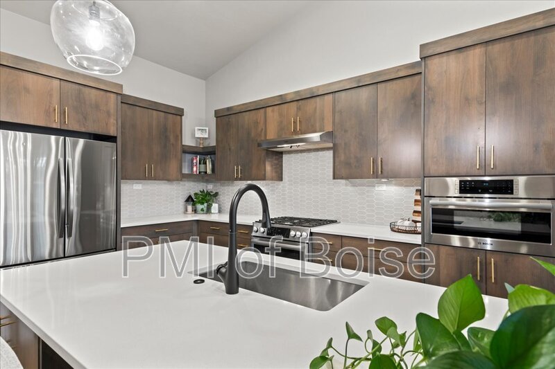 Nothing Beats This Charmer! property image
