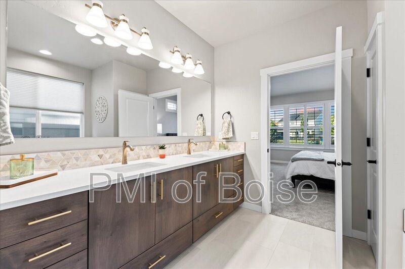 Nothing Beats This Charmer! property image