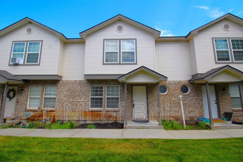 Very Clean and Well Kept Central Meridian Townhome property image