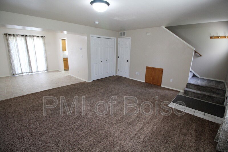 Very Clean and Well Kept Central Meridian Townhome property image