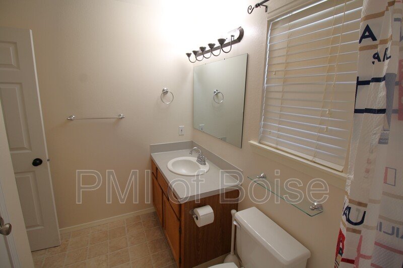 Very Clean and Well Kept Central Meridian Townhome property image