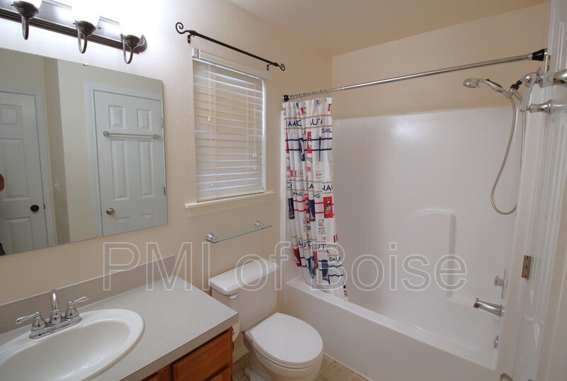 Very Clean and Well Kept Central Meridian Townhome property image