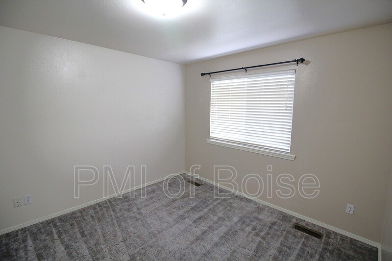 Very Clean and Well Kept Central Meridian Townhome property image