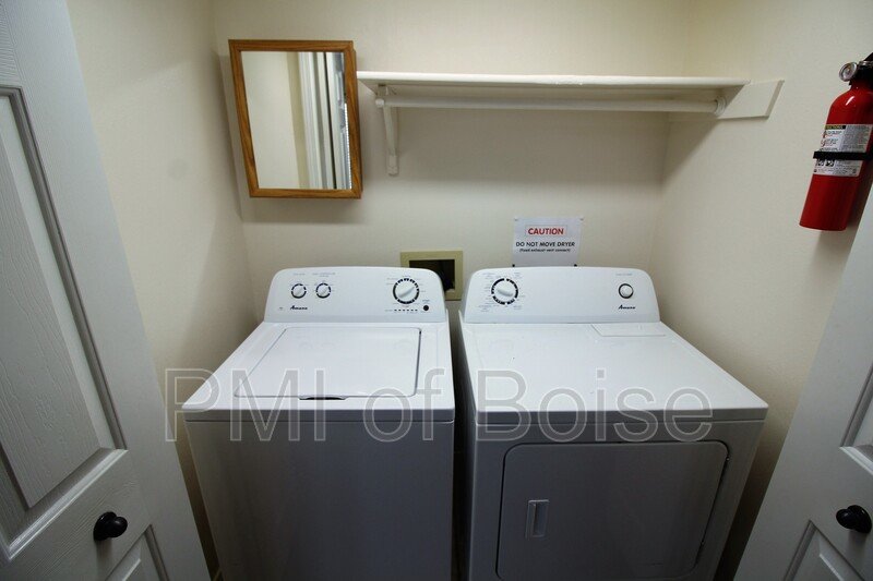 Very Clean and Well Kept Central Meridian Townhome property image