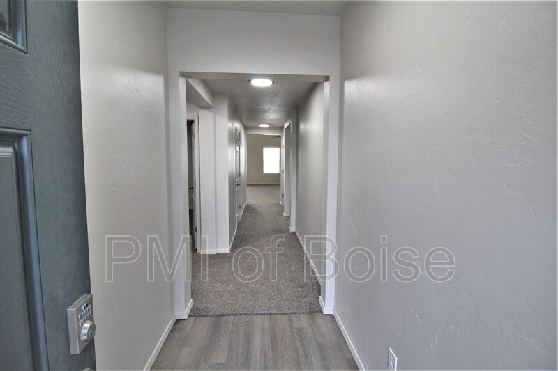 19571 Newhall Pl property image