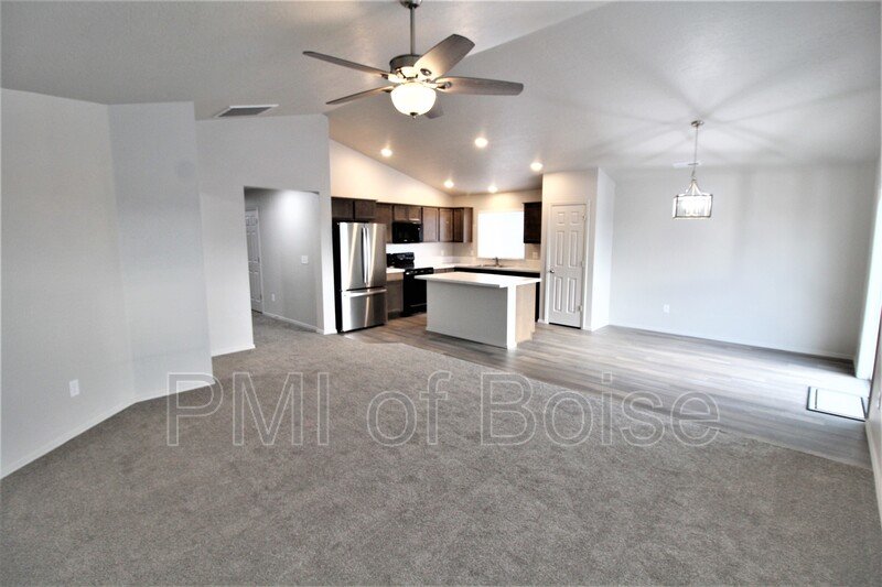 19571 Newhall Pl property image
