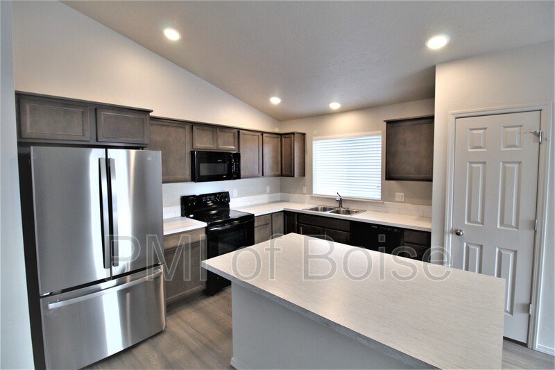 19571 Newhall Pl property image