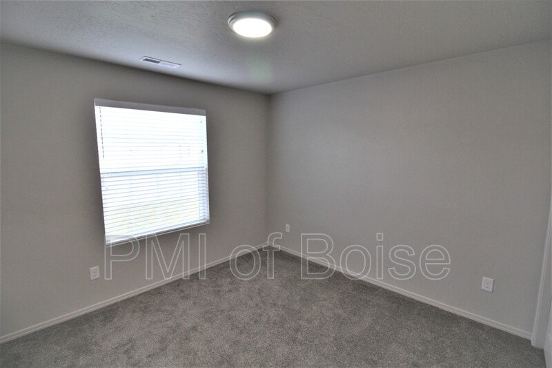 19571 Newhall Pl property image
