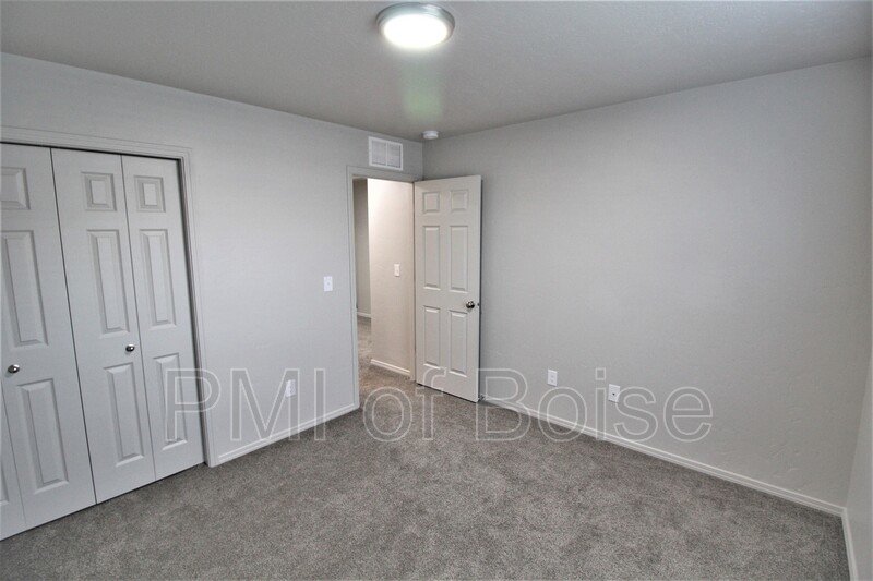 19571 Newhall Pl property image