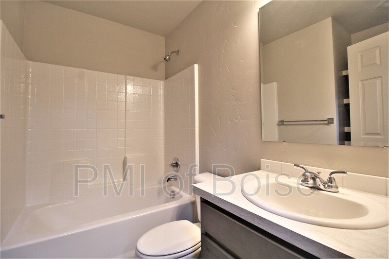 19571 Newhall Pl property image