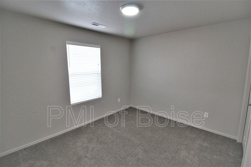 19571 Newhall Pl property image