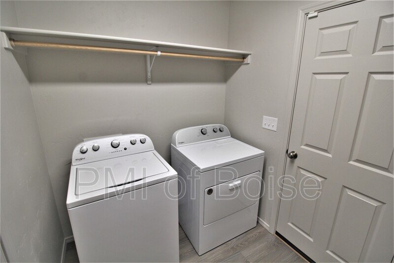 19571 Newhall Pl property image