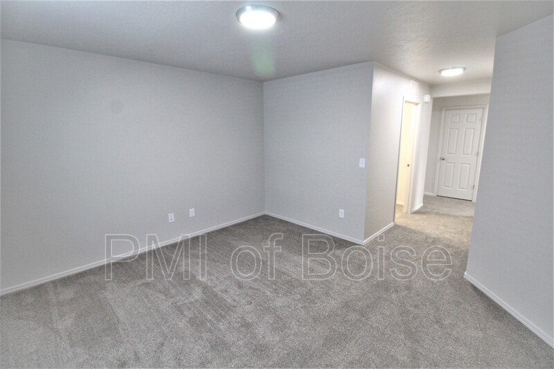 19571 Newhall Pl property image