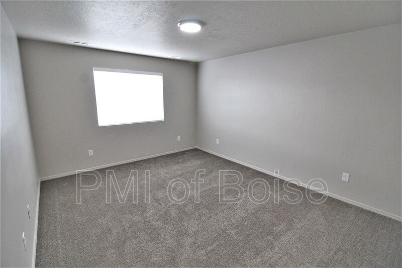 19571 Newhall Pl property image