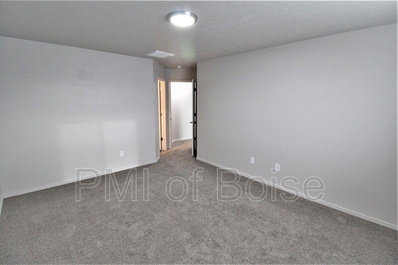 19571 Newhall Pl property image
