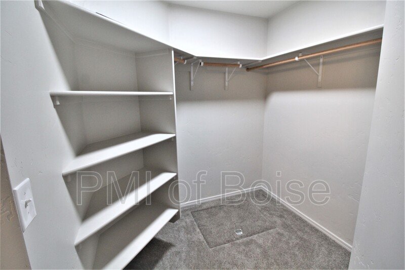 19571 Newhall Pl property image
