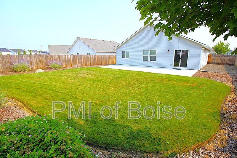 19571 Newhall Pl property image