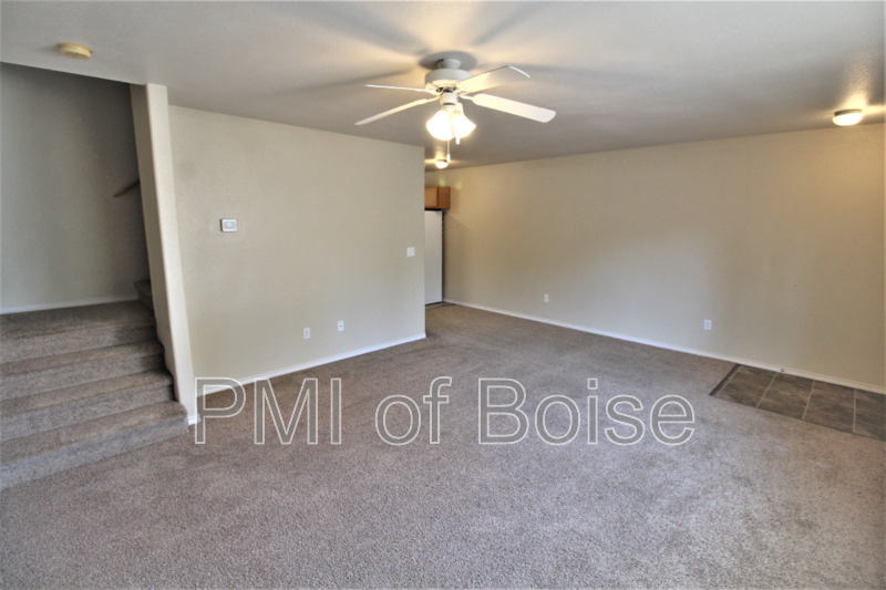 Central Nampa 3bed/1.5bath Townhome property image