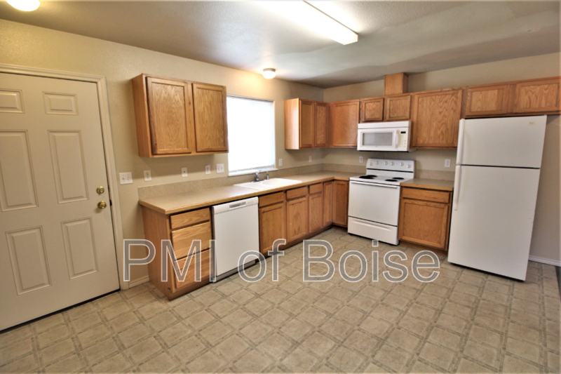 Central Nampa 3bed/1.5bath Townhome property image