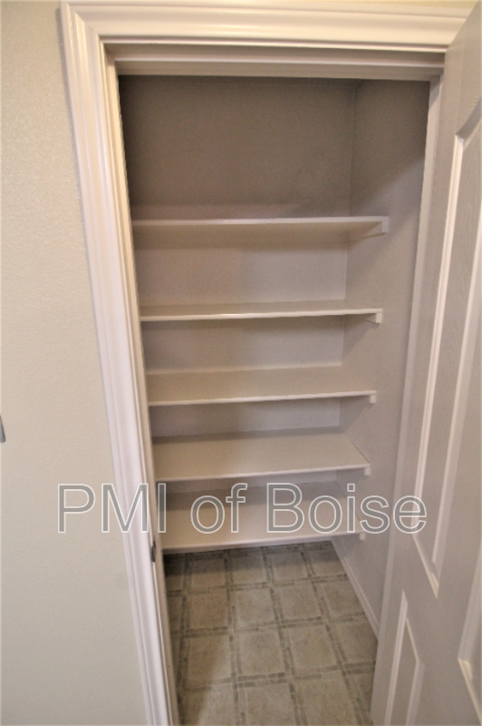 Central Nampa 3bed/1.5bath Townhome property image