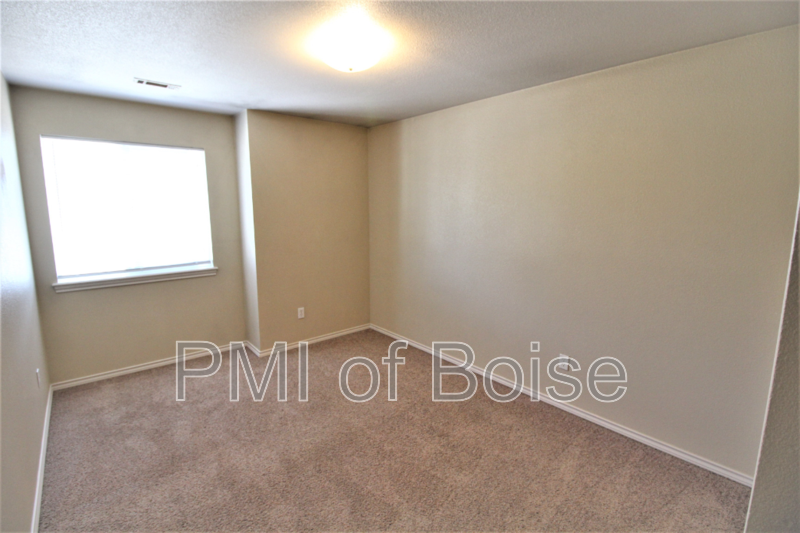 Central Nampa 3bed/1.5bath Townhome property image
