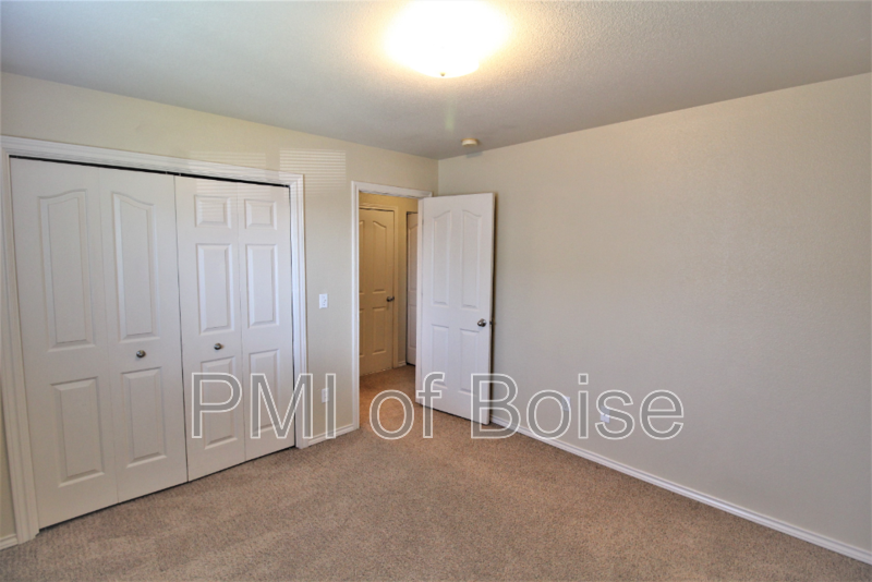 Central Nampa 3bed/1.5bath Townhome property image