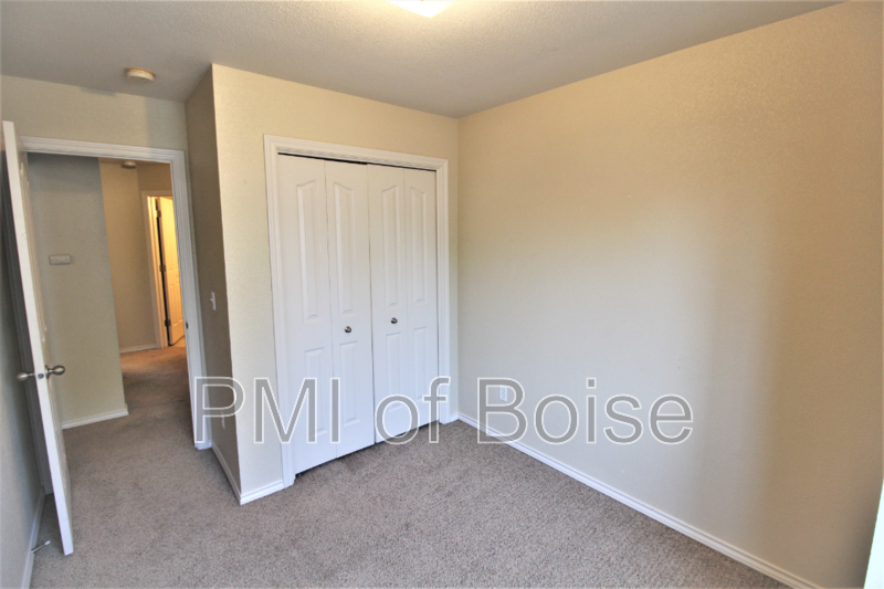 Central Nampa 3bed/1.5bath Townhome property image
