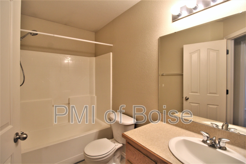 Central Nampa 3bed/1.5bath Townhome property image