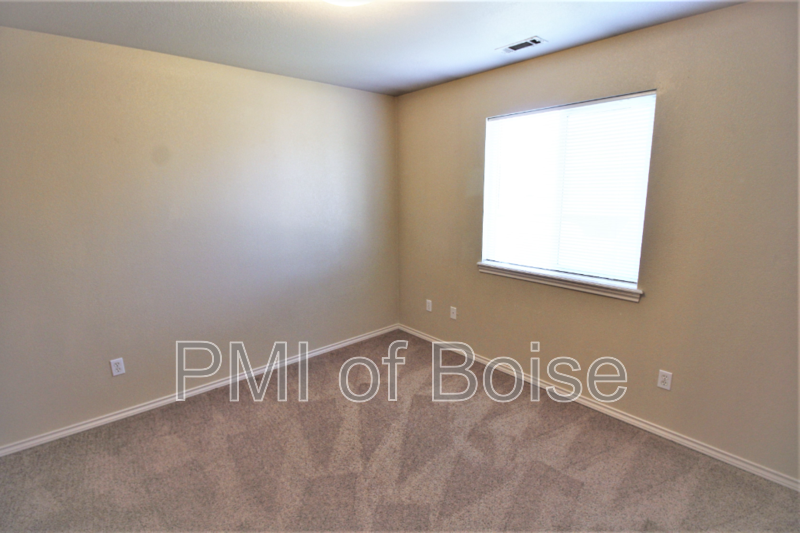 Central Nampa 3bed/1.5bath Townhome property image