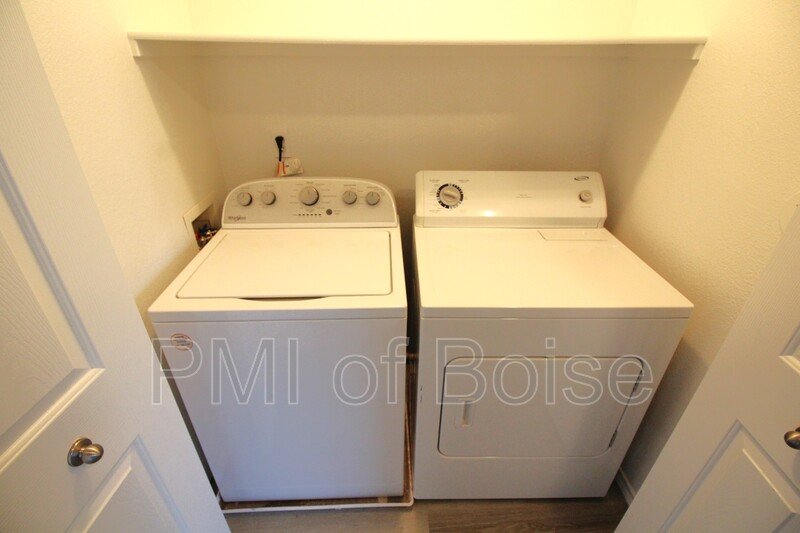 1031 E Iowa Ave Apt 3 property image
