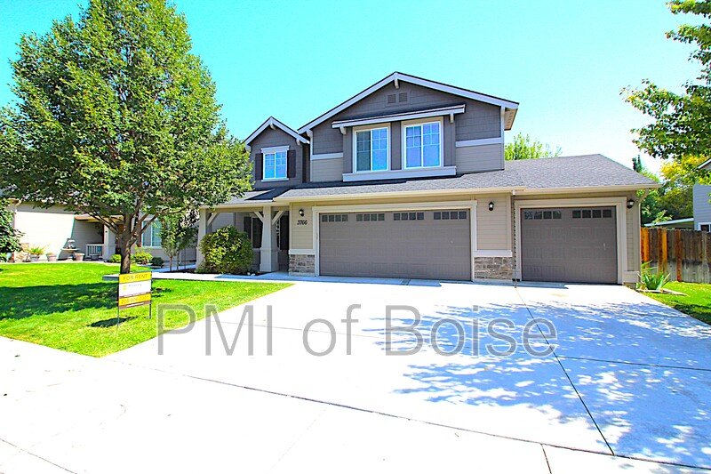 Large South Meridian Home with Lawn Care Included. property image