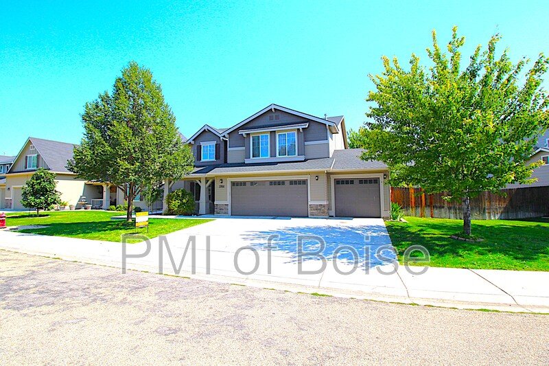 Large South Meridian Home with Lawn Care Included. property image