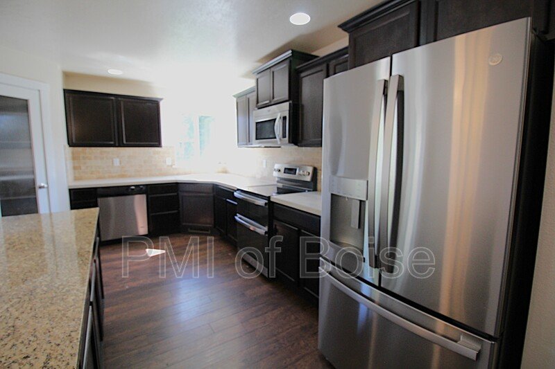 Large South Meridian Home with Lawn Care Included. property image