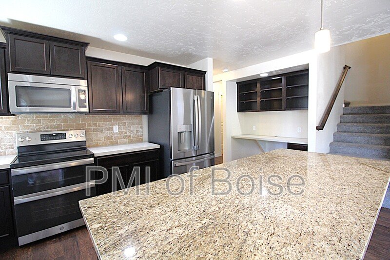 Large South Meridian Home with Lawn Care Included. property image