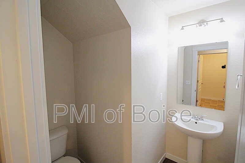 Large South Meridian Home with Lawn Care Included. property image