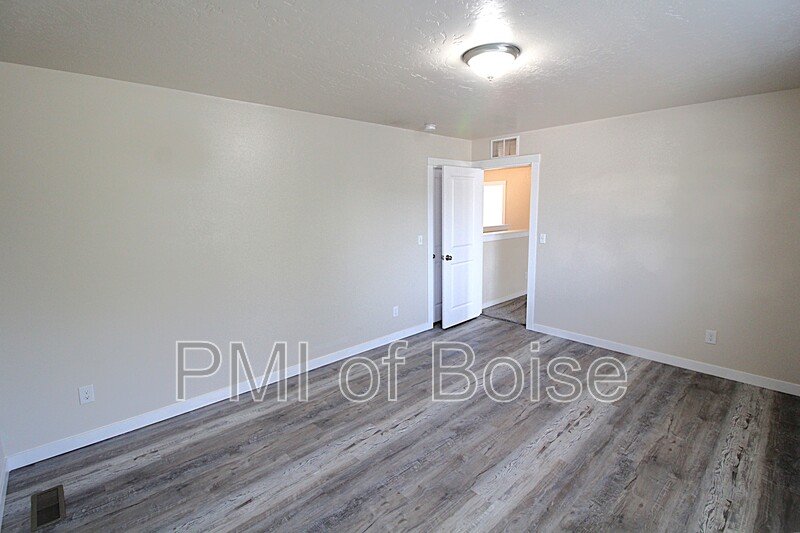 Large South Meridian Home with Lawn Care Included. property image
