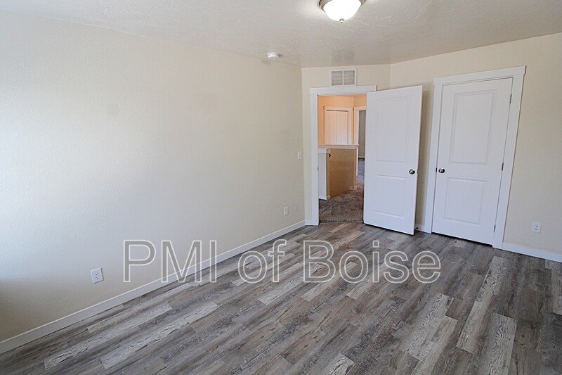 Large South Meridian Home with Lawn Care Included. property image