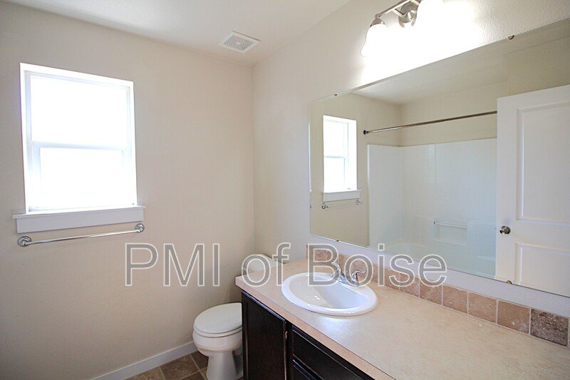 Large South Meridian Home with Lawn Care Included. property image