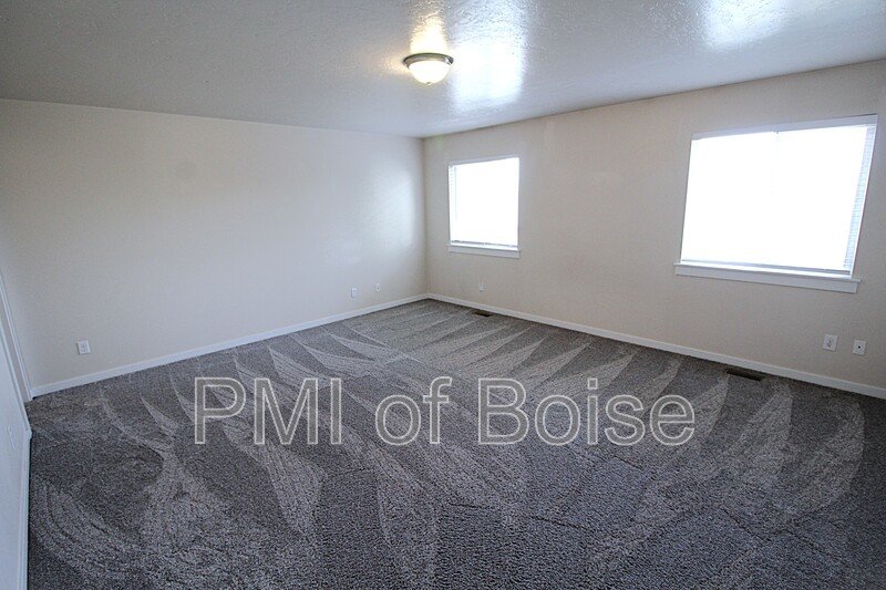 Large South Meridian Home with Lawn Care Included. property image