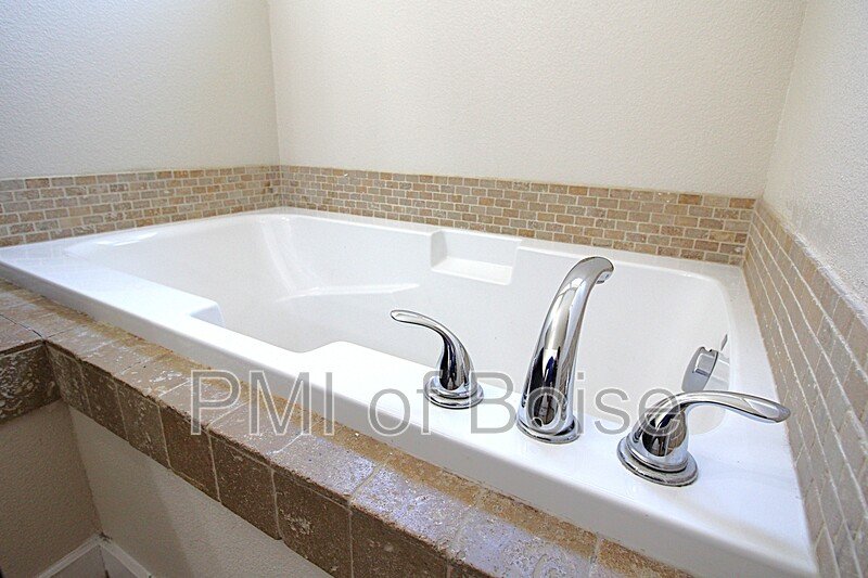Large South Meridian Home with Lawn Care Included. property image