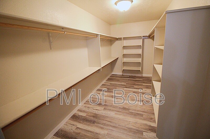Large South Meridian Home with Lawn Care Included. property image