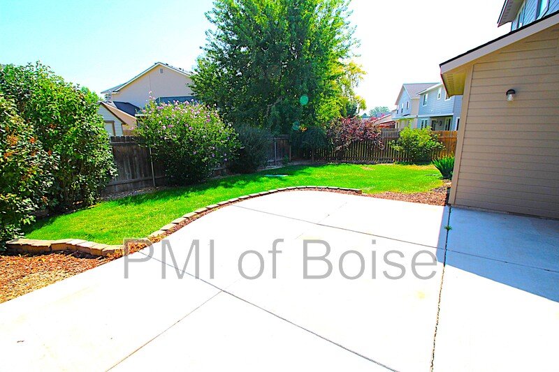 Large South Meridian Home with Lawn Care Included. property image