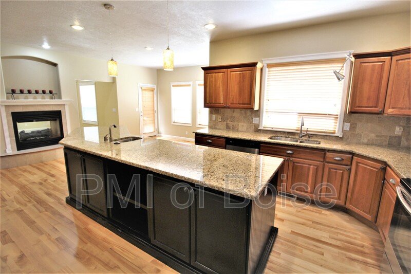 Beautiful Larger Eagle Home property image