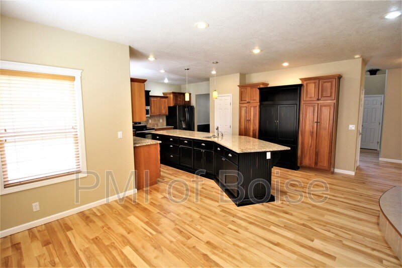 Beautiful Larger Eagle Home property image