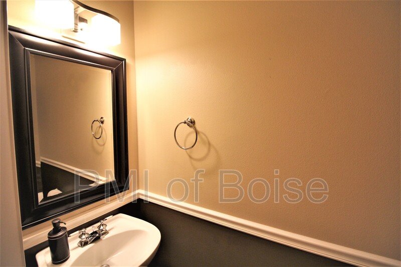 Beautiful Larger Eagle Home property image