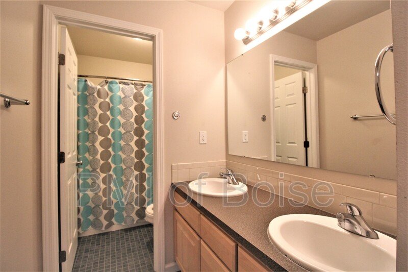 Beautiful Larger Eagle Home property image
