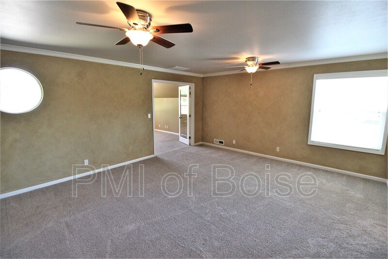 Beautiful Larger Eagle Home property image