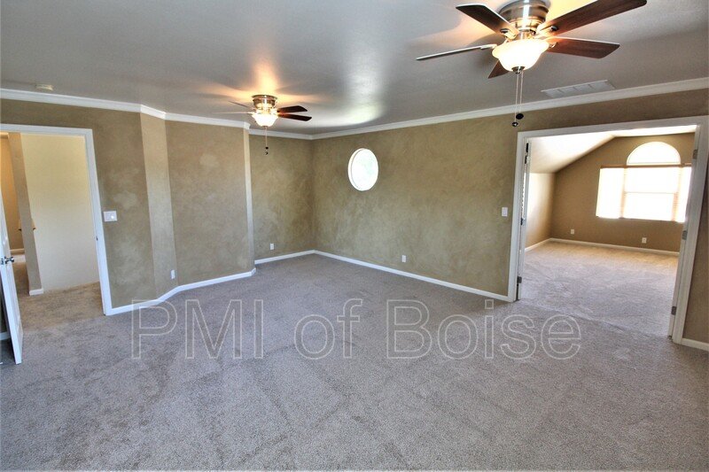 Beautiful Larger Eagle Home property image