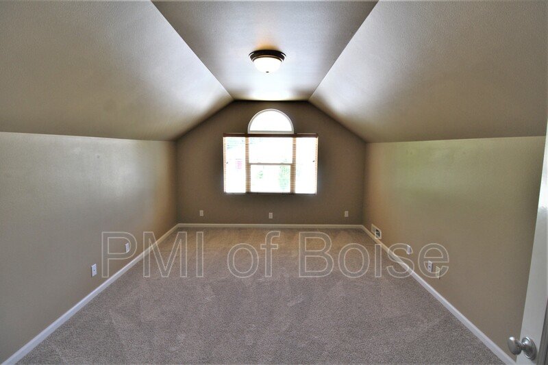 Beautiful Larger Eagle Home property image