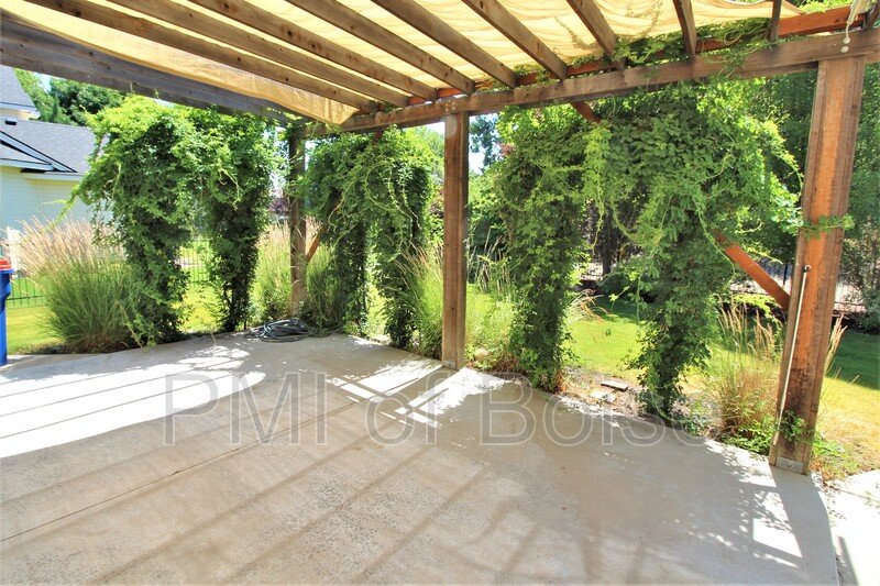 Beautiful Larger Eagle Home property image